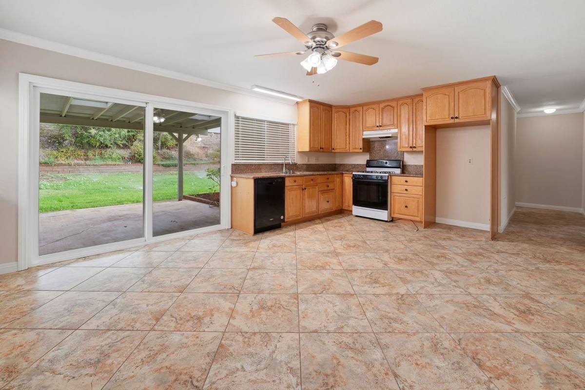 23241 Redbud Ridge Circle, Valencia, CA 91354 - House for Rent - Image 8