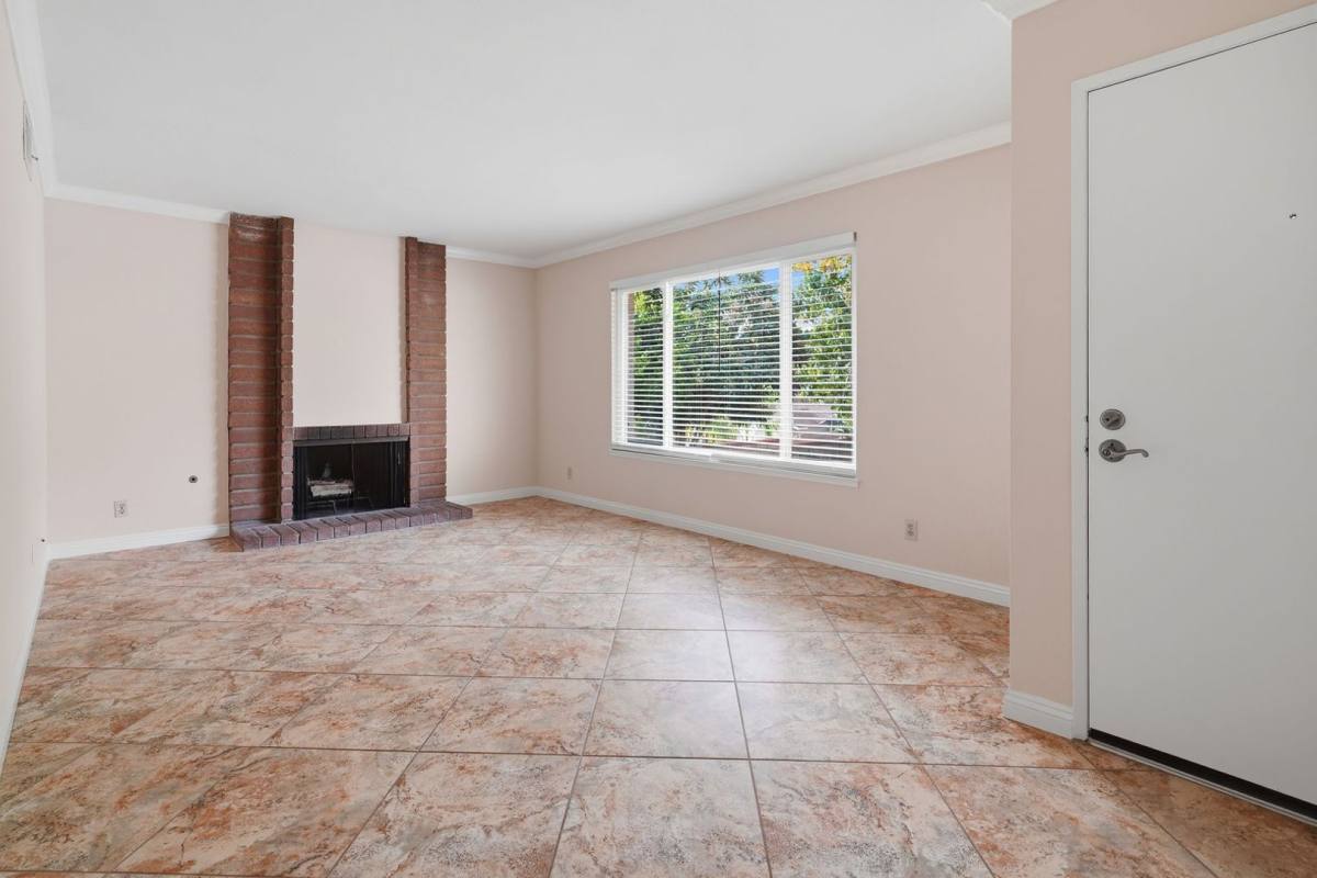 23241 Redbud Ridge Circle, Valencia, CA 91354 - House for Rent - Image 4