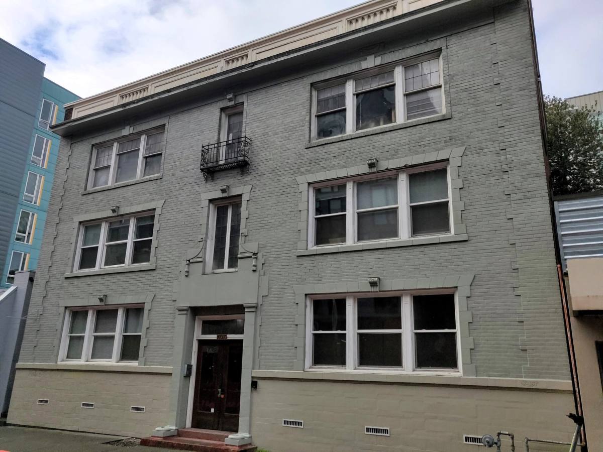 4737 Brooklyn Ave NE #204, Seattle, WA 98105 - Apartment for Rent - Image 2