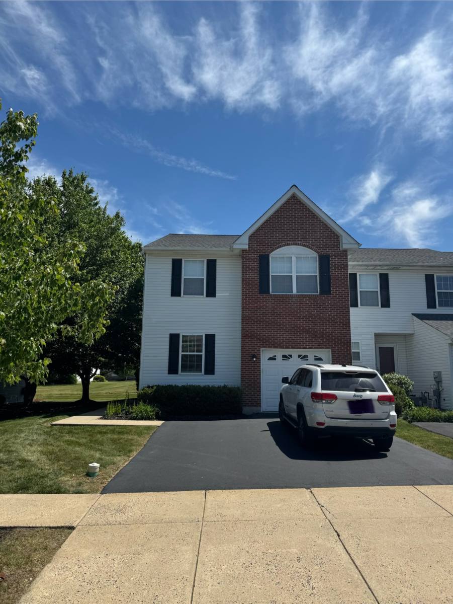 Townhouse for rent at 141 Hampshire Dr, Sellersville, PA 18960