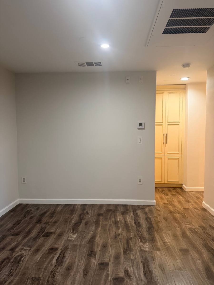 Apartment for rent at 917 N Sierra Bonita Ave #1A, Los Angeles, CA 90046