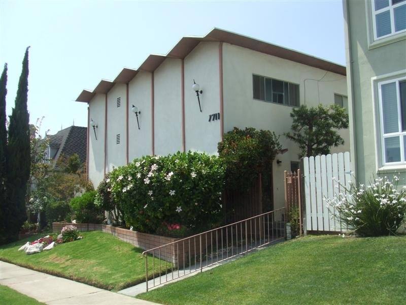 Townhouse for rent at 7711 W Manchester Ave #4, Playa Del Rey, CA 90293