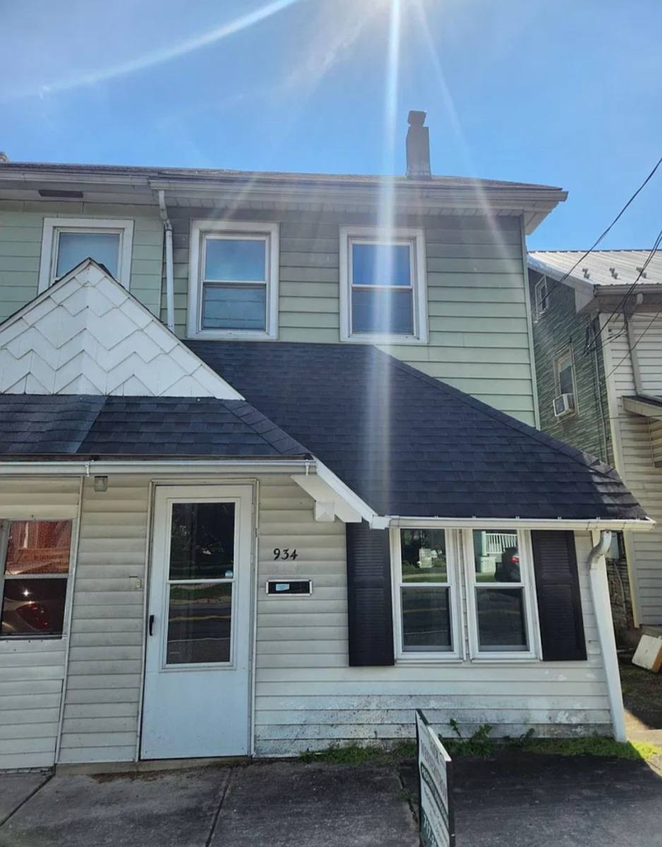 Townhouse for rent at 934 W Main St, Mount Joy, PA 17552