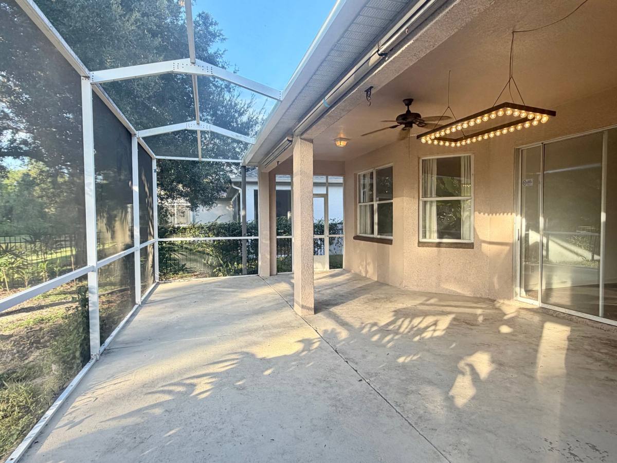 8228 Swann Hollow Dr, Tampa, FL 33647 - House for Rent - Image 2