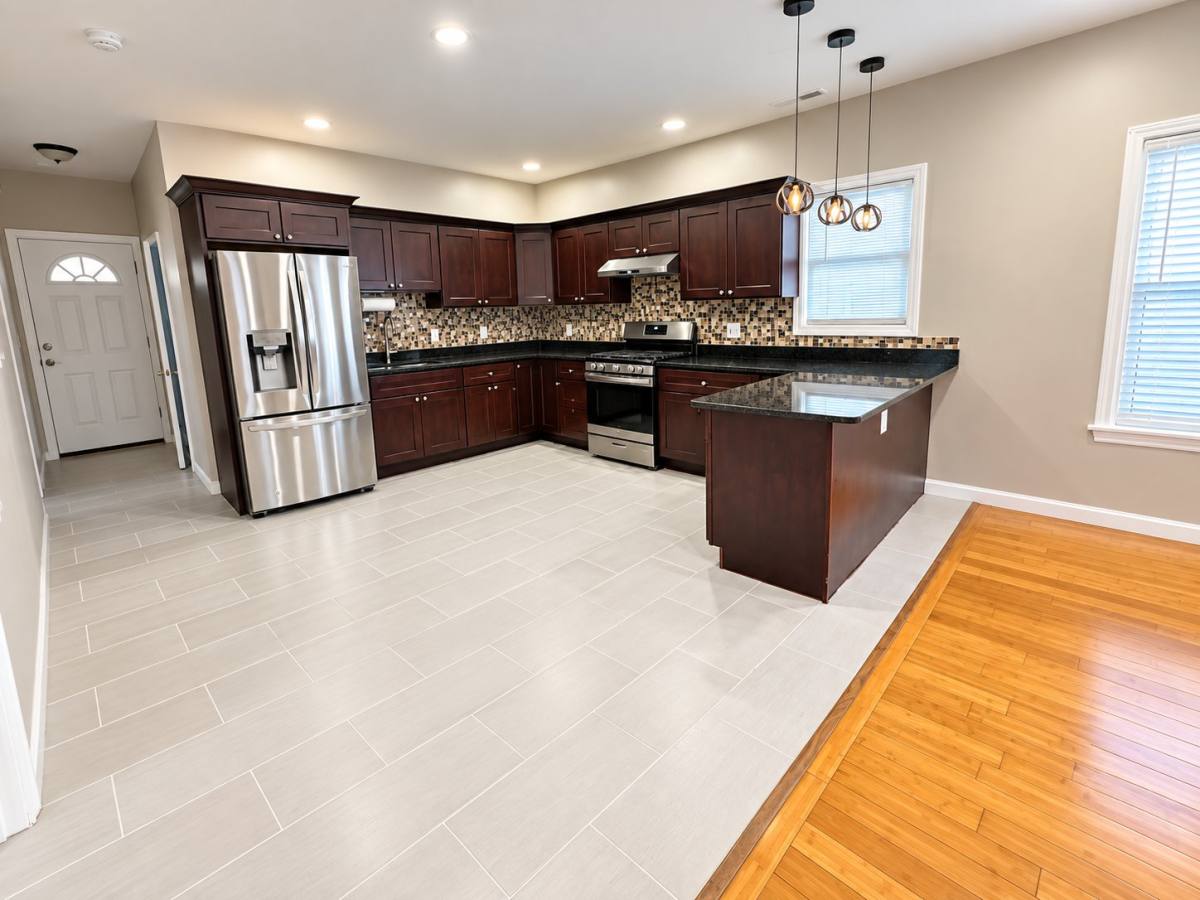 42 Perry Ave #2, Worcester, MA 01610 - Apartment for Rent - Image 5