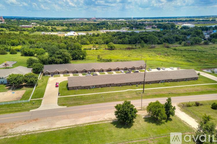 13807 Acme Rd, Shawnee, OK 74804 - Townhouse for Rent - Image 10