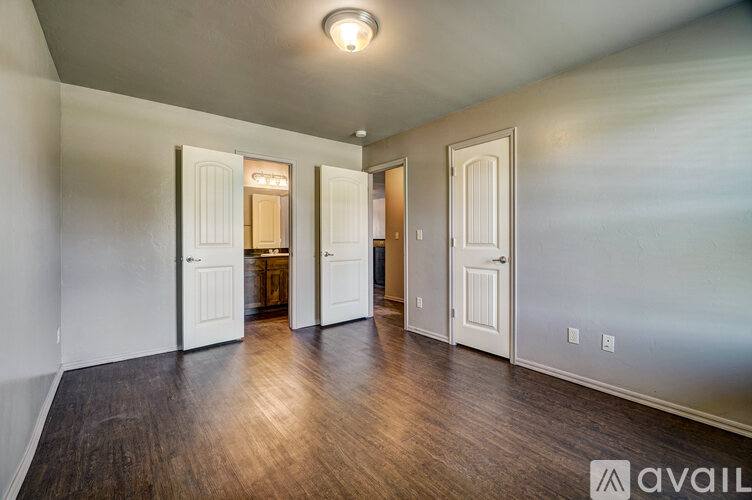13807 Acme Rd, Shawnee, OK 74804 - Townhouse for Rent - Image 5