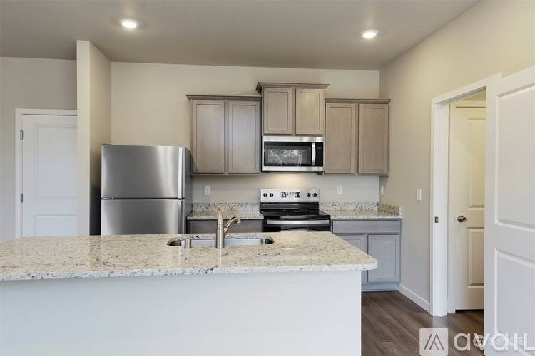 1302 87th St E, Tacoma, WA 98445 - House for Rent - Image 7