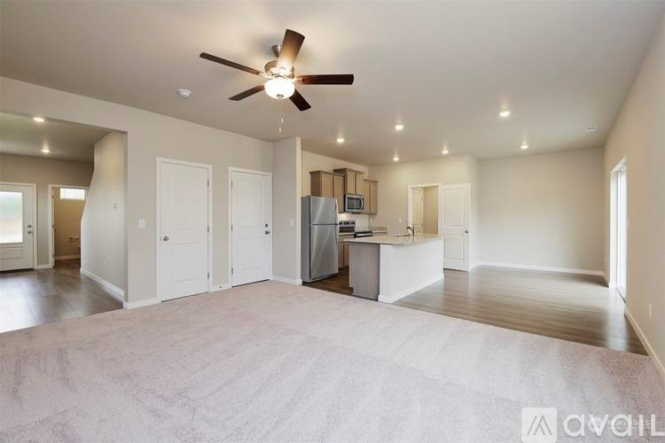 1302 87th St E, Tacoma, WA 98445 - House for Rent - Image 2