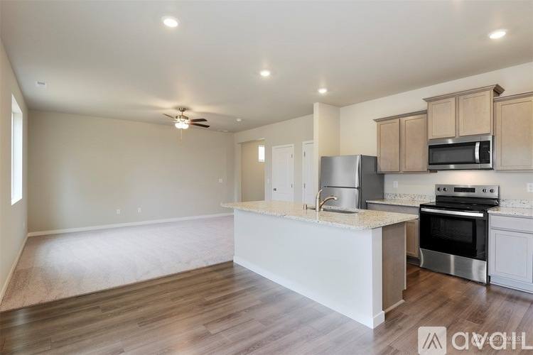 1302 87th St E, Tacoma, WA 98445 - House for Rent - Image 3