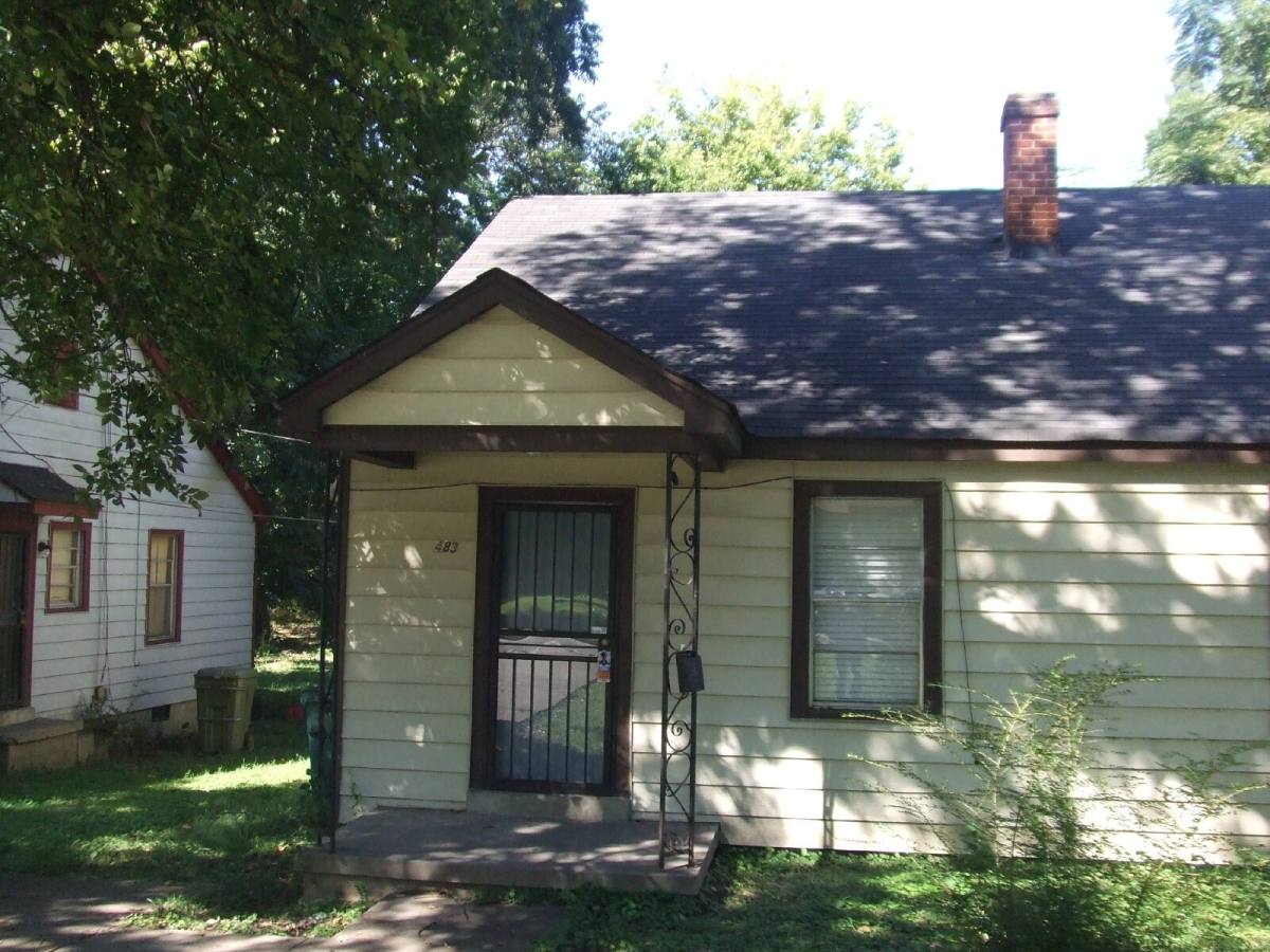 Apartment for rent at 483 Haynes St, Memphis, TN 38111