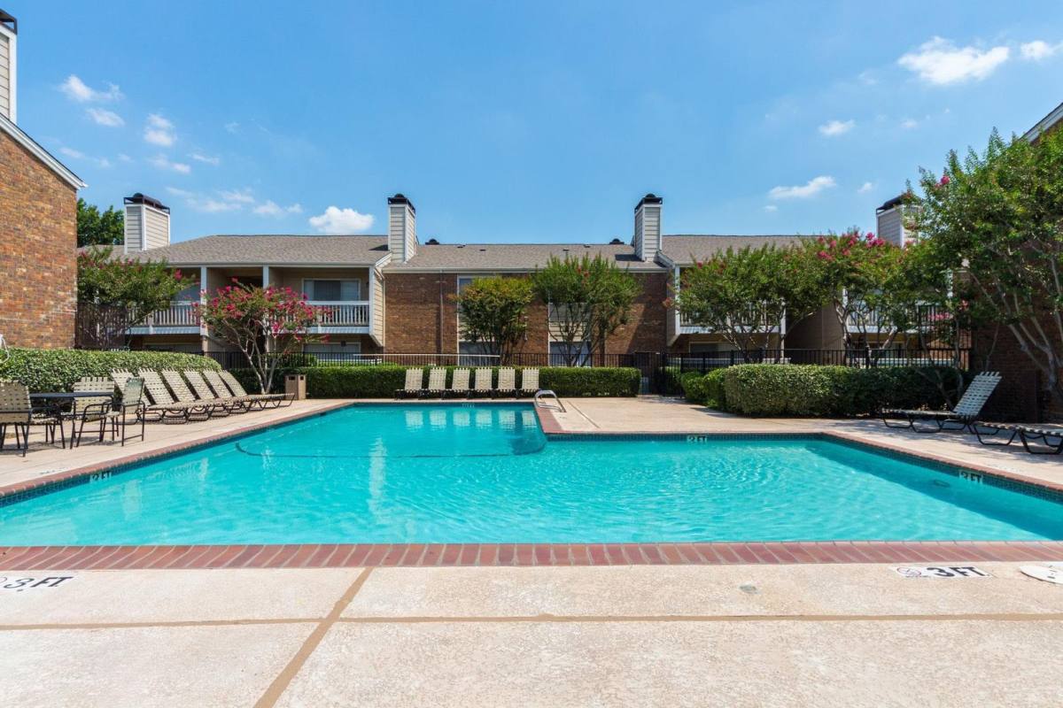 Townhouse for rent at Davenport Apartment Homes, 14500 Dallas Parkway, Dallas, TX 75254