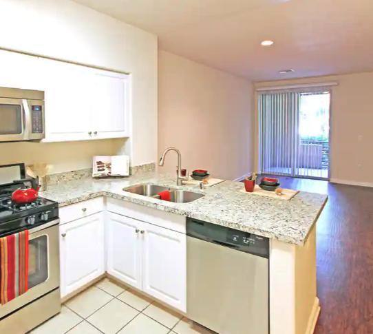Amu Warner Center, 21200 Kittridge St, Canoga Park, CA 91303 - Apartment for Rent - Image 5