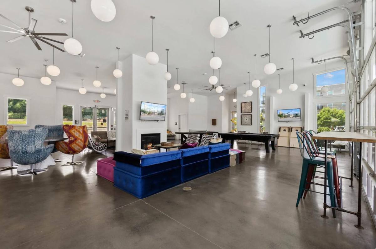 Skylofts, 500 S Skyloft Dr, Asheville, NC 28801 - Apartment for Rent