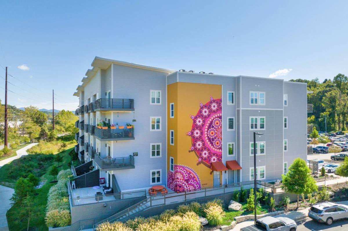 Skylofts, 500 S Skyloft Dr, Asheville, NC 28801 - Apartment for Rent - Image 2