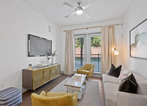 Alta Strand, 1931 Market Center Blvd, Dallas, TX 75207 - Apartment for Rent - Image 4