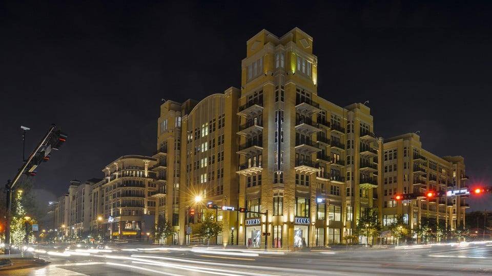 Apartment for rent at Gables River Oaks, 2800 Kirby Dr, Houston, TX 77098