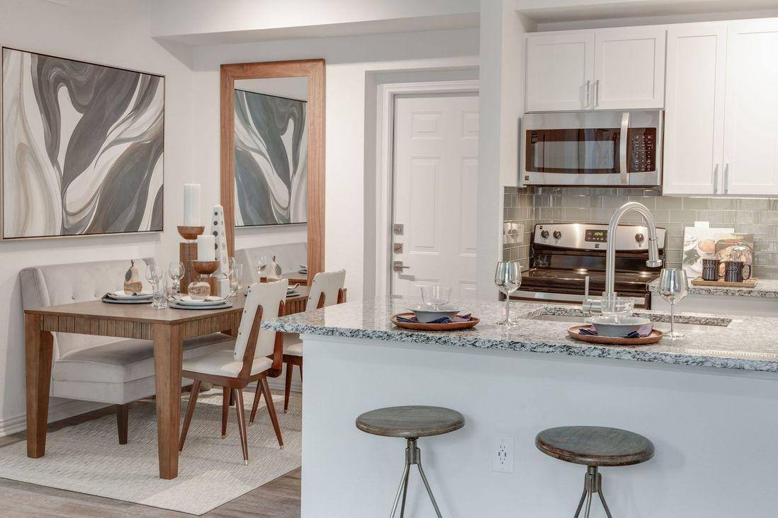 Aleo at North Glen, 7904 N Glen Dr, Irving, TX 75063 - Apartment for Rent - Image 2