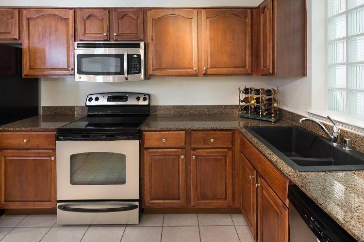 Apartment for rent at St Moritz, 5665 Arapaho Rd, Dallas, TX 75248