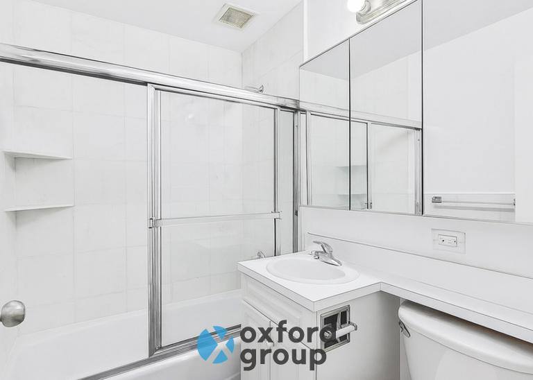 Executive House Con, 225 E 46th St #4Z, New York, NY 10017 - Apartment for Rent - Image 3