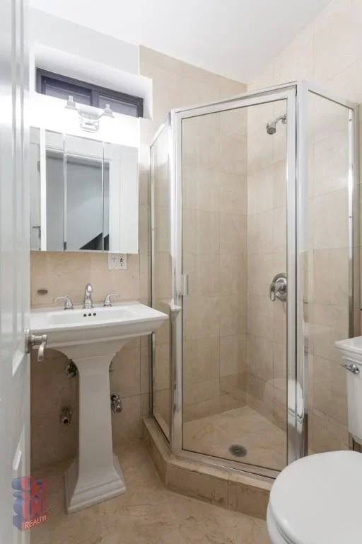 40 Ave B #5W, New York, NY 10009 - Apartment for Rent - Image 3