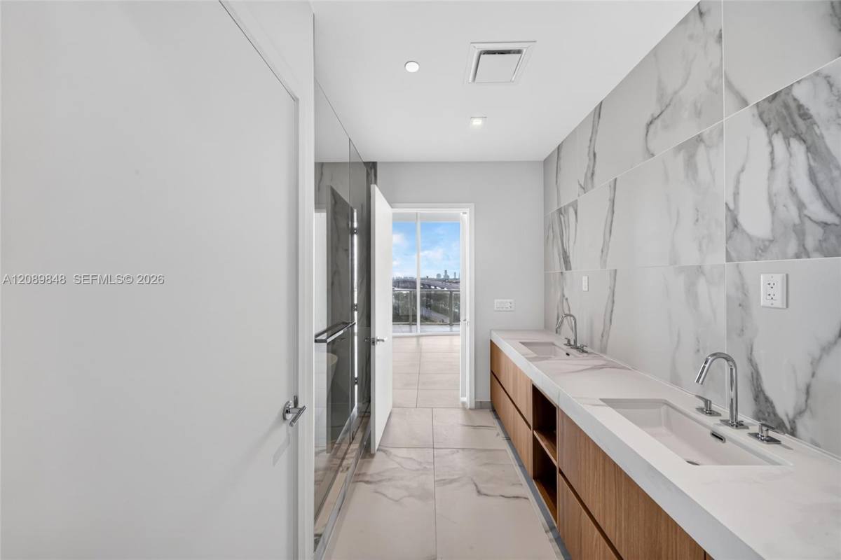 1400 Biscayne Blvd #705, Miami, FL 33132 - Apartment for Rent - Image 3