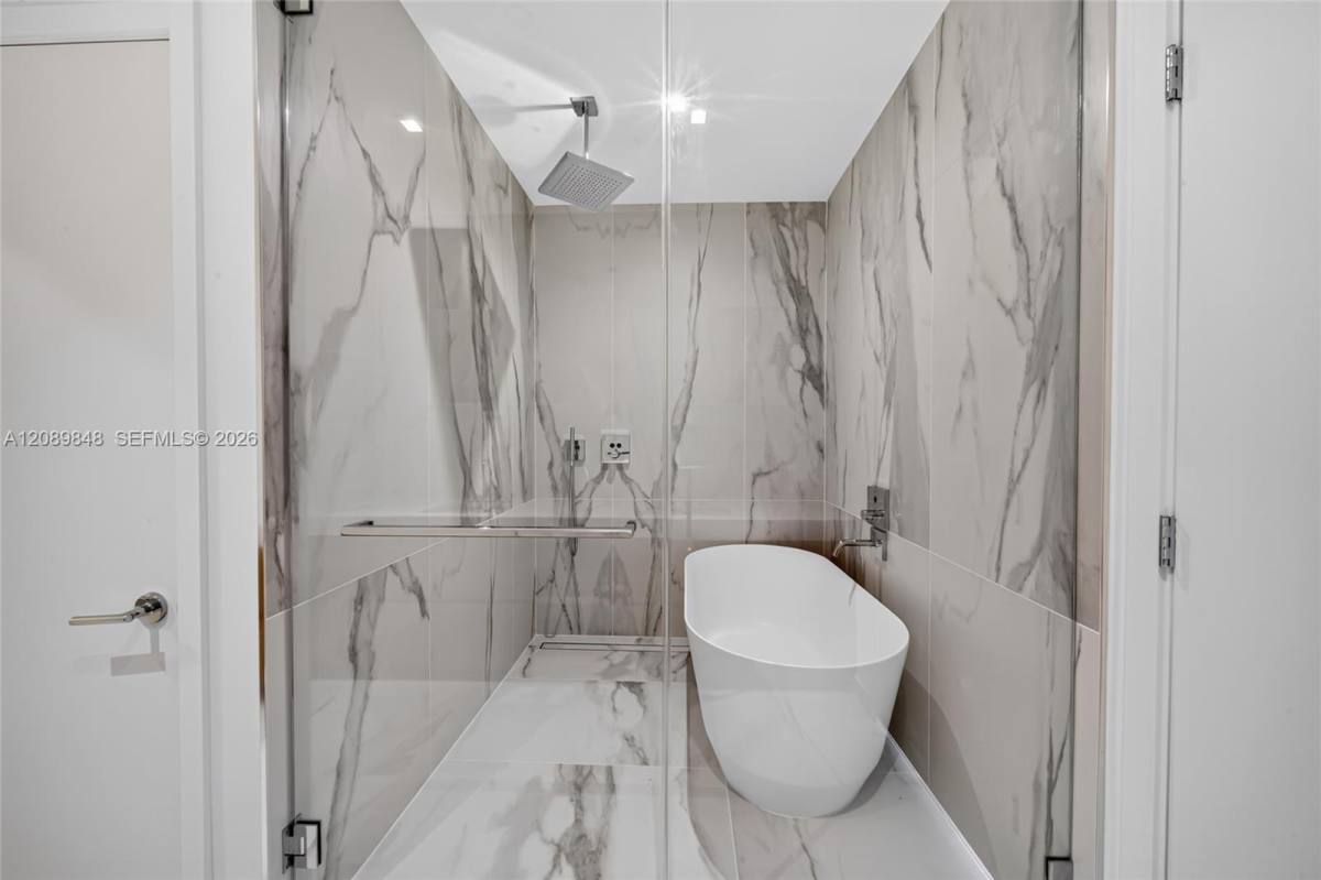 1400 Biscayne Blvd #705, Miami, FL 33132 - Apartment for Rent - Image 4