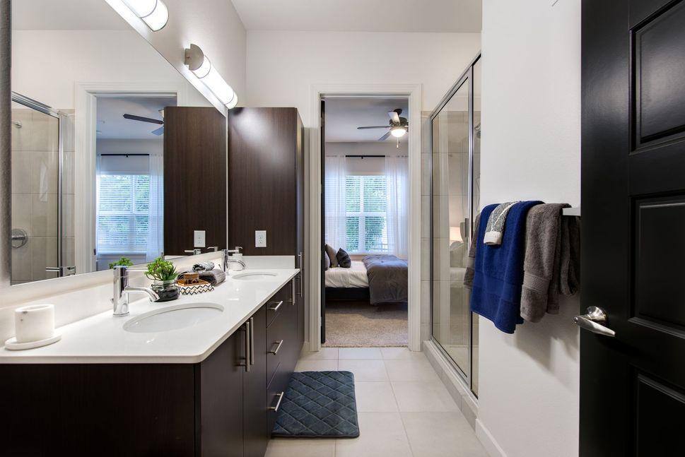 Apartment for rent at The Millennium Kirby, 7600 Kirby Dr, Houston, TX 77030
