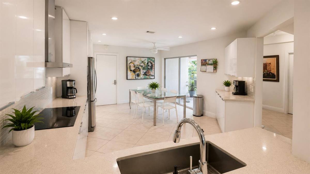 Townhouse for rent at 4107 Carriage Dr #K2, Pompano Beach, FL 33069