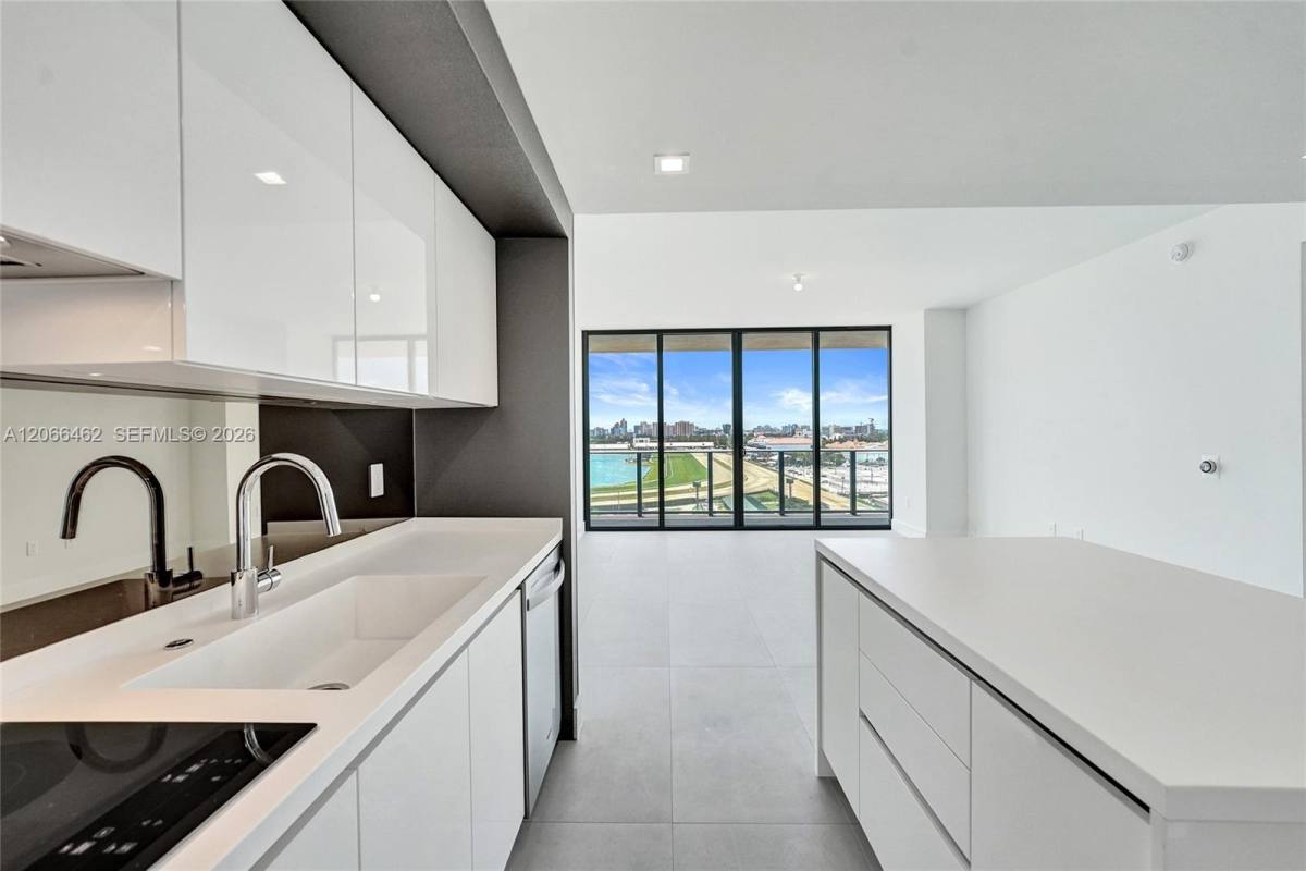 1170 E Hallandale Beach Blvd #1111, Hallandale Beach, FL 33009 - Apartment for Rent - Image 1