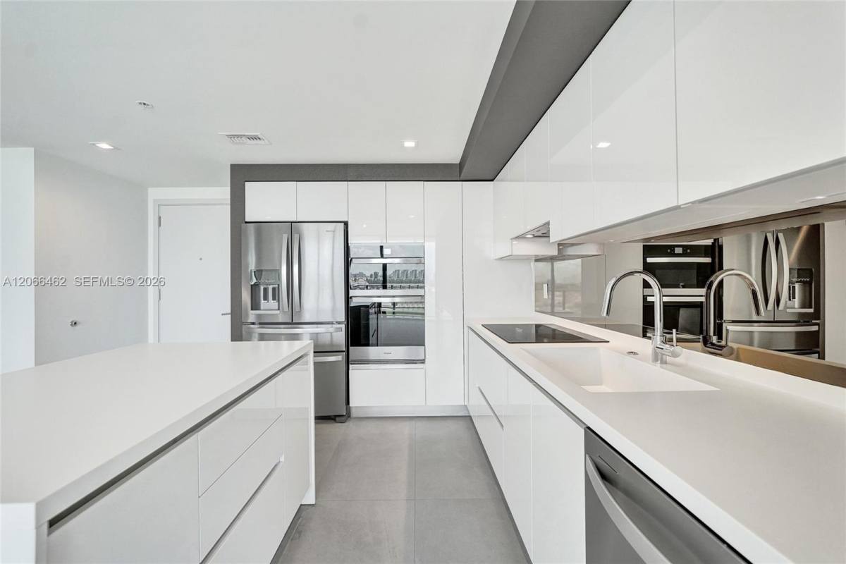 1170 E Hallandale Beach Blvd #1111, Hallandale Beach, FL 33009 - Apartment for Rent - Image 3