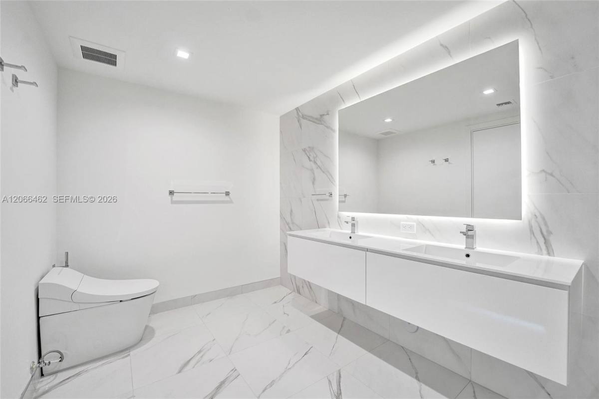 1170 E Hallandale Beach Blvd #1111, Hallandale Beach, FL 33009 - Apartment for Rent - Image 6