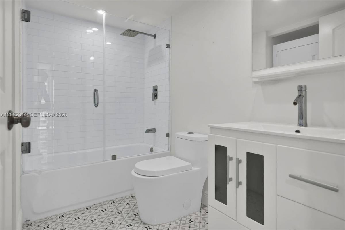 520 Brickell Key Dr #A1007, Miami, FL 33131 - Condo for Rent - Image 3