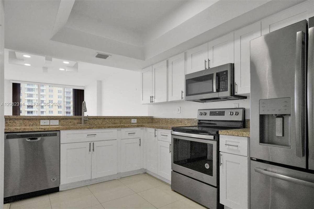 520 Brickell Key Dr #A1007, Miami, FL 33131 - Condo for Rent - Image 2