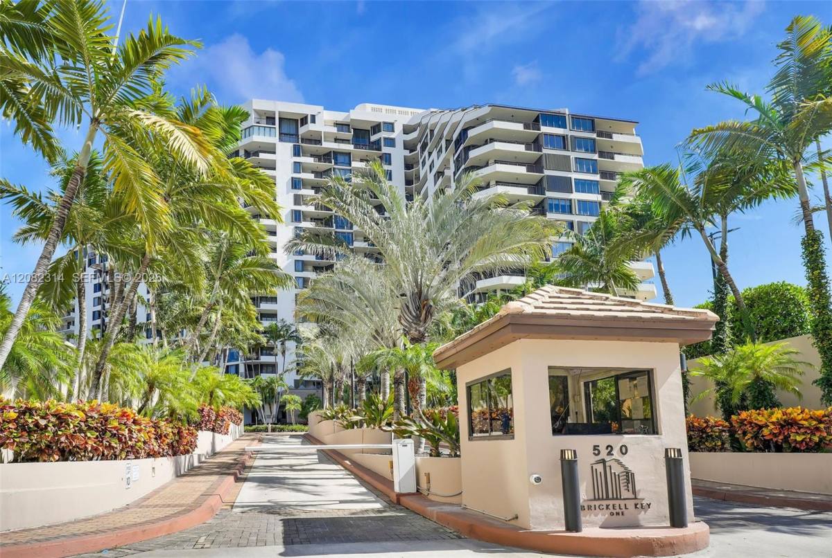 520 Brickell Key Dr #A1007, Miami, FL 33131 - Condo for Rent - Image 10