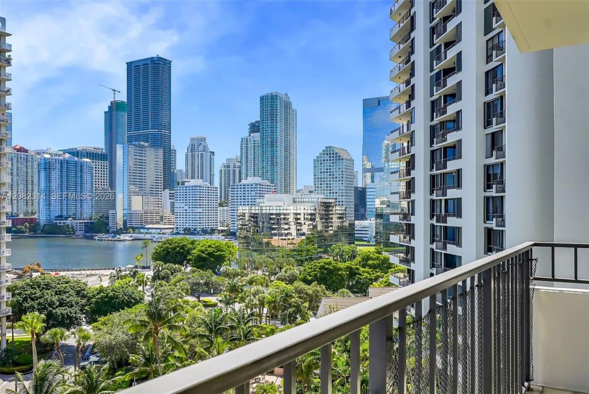 520 Brickell Key Dr #A1007, Miami, FL 33131 - Condo for Rent - Image 7