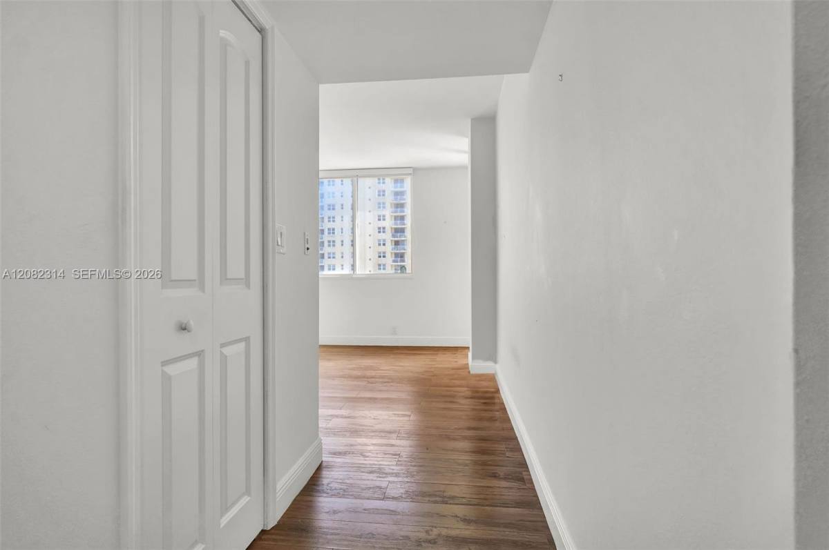 520 Brickell Key Dr #A1007, Miami, FL 33131 - Condo for Rent - Image 5