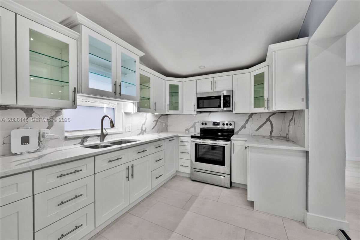House for rent at 2041 NE 182nd St, Miami, FL 33162