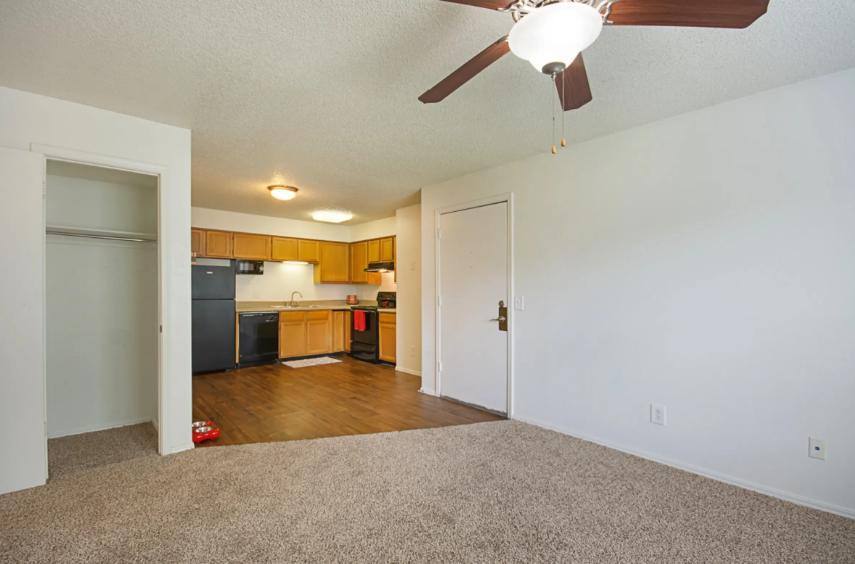 Apartment for rent at 11501 Lochwood Dr, Yukon, OK 73099