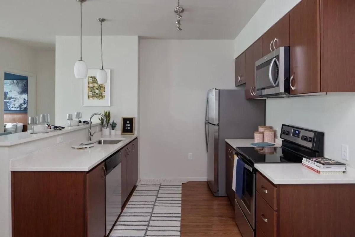 Save Hs2 1656 NE 32nd Ave in Portland, OR | Studio-2 Beds 1-2 Baths 507-1,128 ...