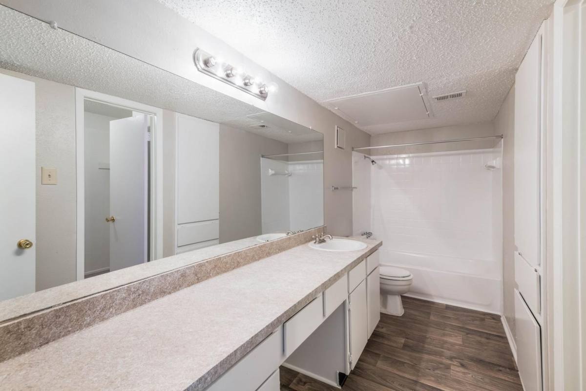 Apartment for rent at 1401 Sotogrande Blvd, Hurst, TX 76053