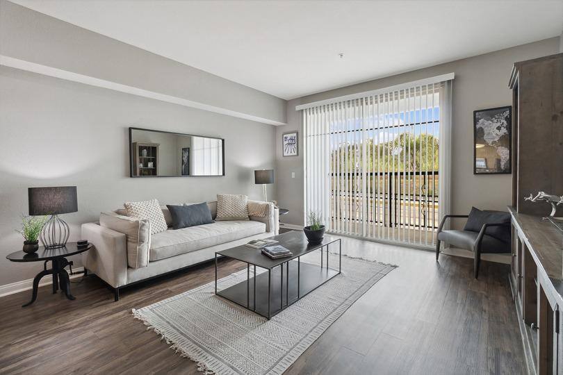 5395 Napa St, San Diego, CA 92110 - Apartment for Rent - Image 2