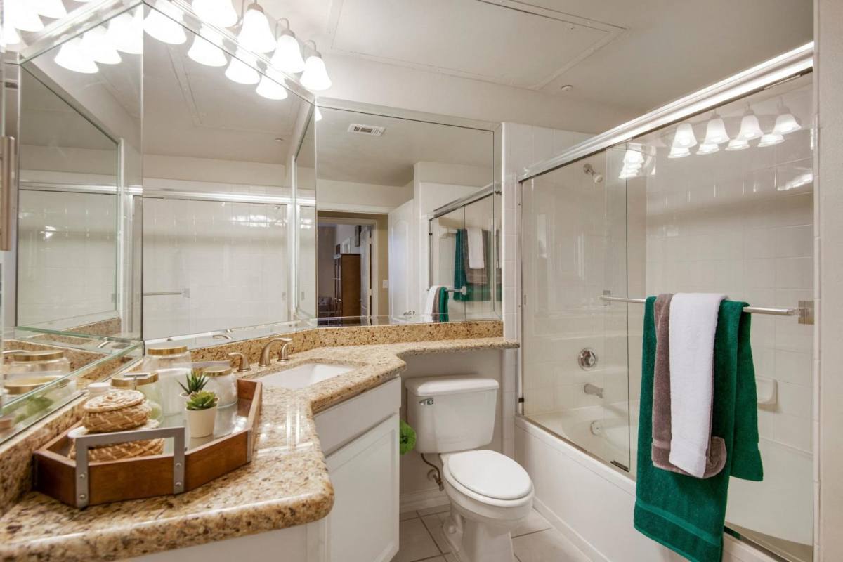 Apartment for rent at Avana Knox Henderson, 5215 Belmont Ave, Dallas, TX 75206