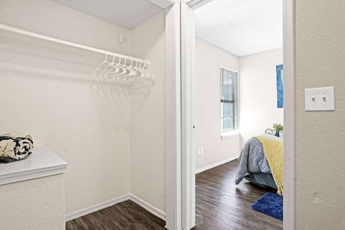 Apple Creek Estates, 3001 Pheasant Run Rd, Norman, OK 73072 - Apartment for Rent - Image 2