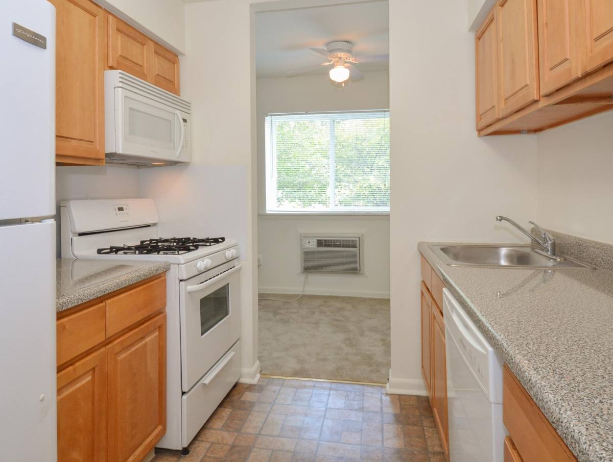 Park City North, 1710 Swarr Run Rd, Lancaster, PA 17601 - Apartment for Rent - Image 2