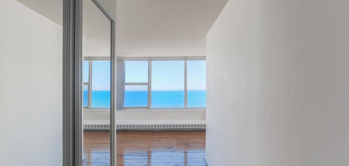 Apartment for rent at 5650 N Sheridan Rd, Chicago, IL 60660