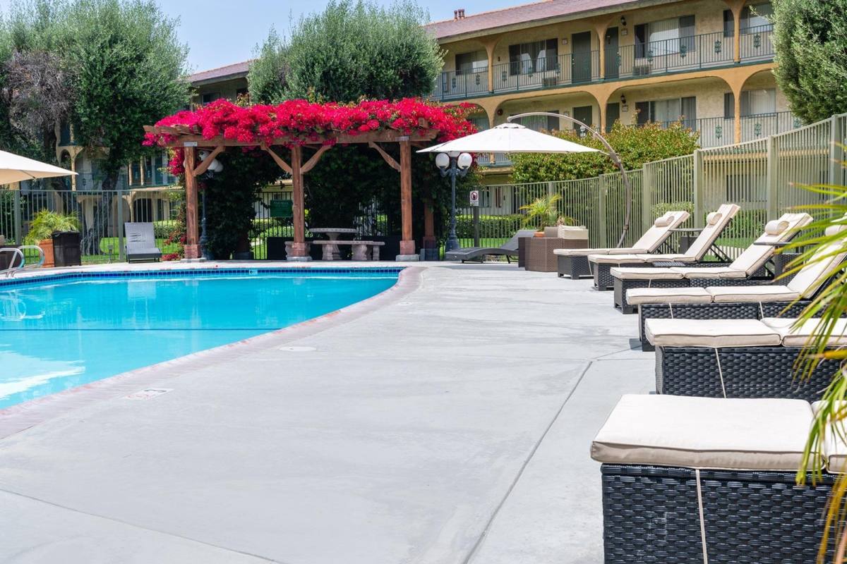 111 S Barranca Ave, West Covina, CA 91791 - Apartment for Rent - Image 4