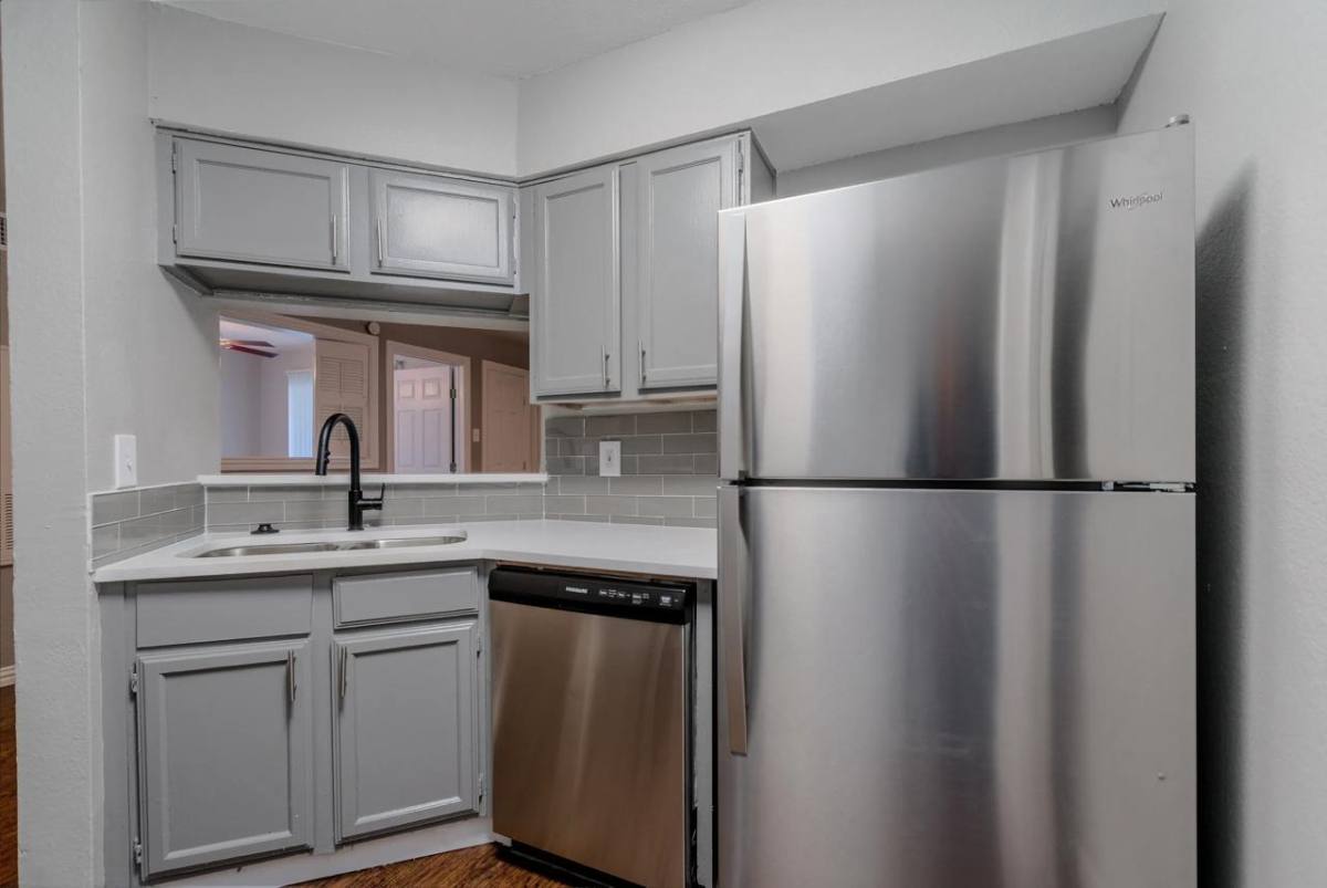 Townhouse for rent at La Costa Apartment Homes, 4303 Mariposa Dr, Irving, TX 75038