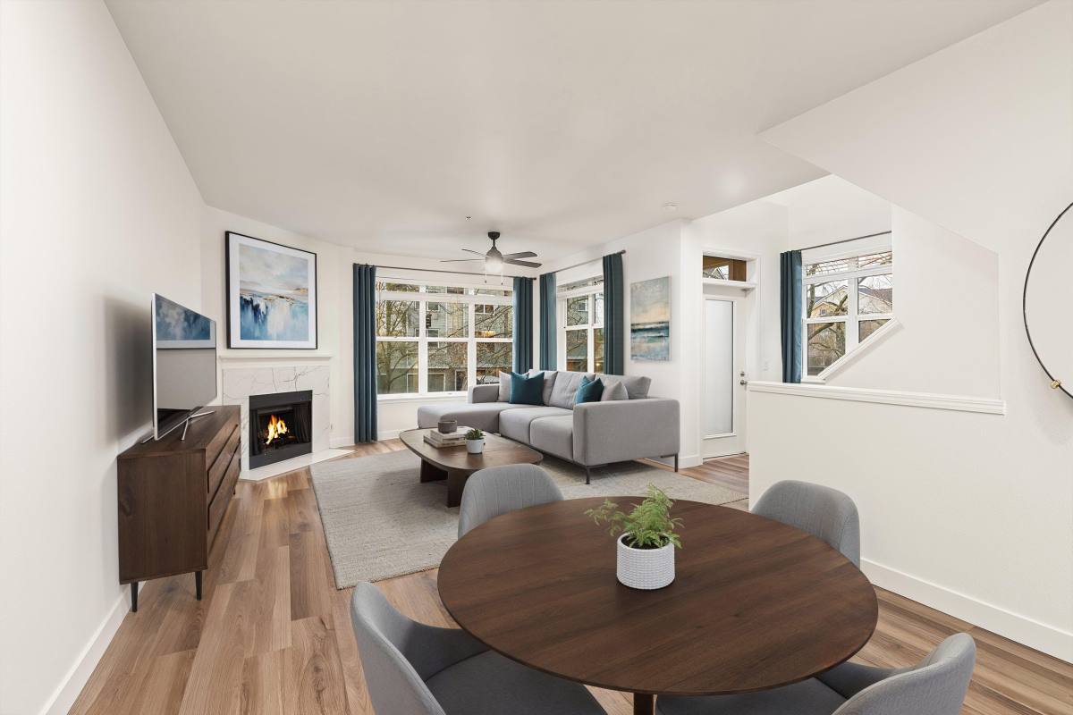 Townhouse for rent at Bella Vista, 2100 Lake Washington Blvd N, Renton, WA 98056