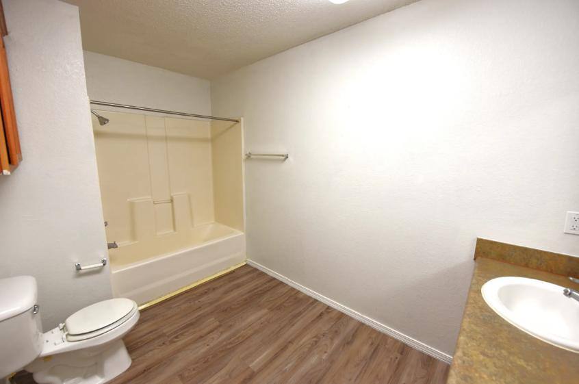Crown Ridge of Norman, 3751 Eagle Cliff Dr, Norman, OK 73072 - Apartment for Rent